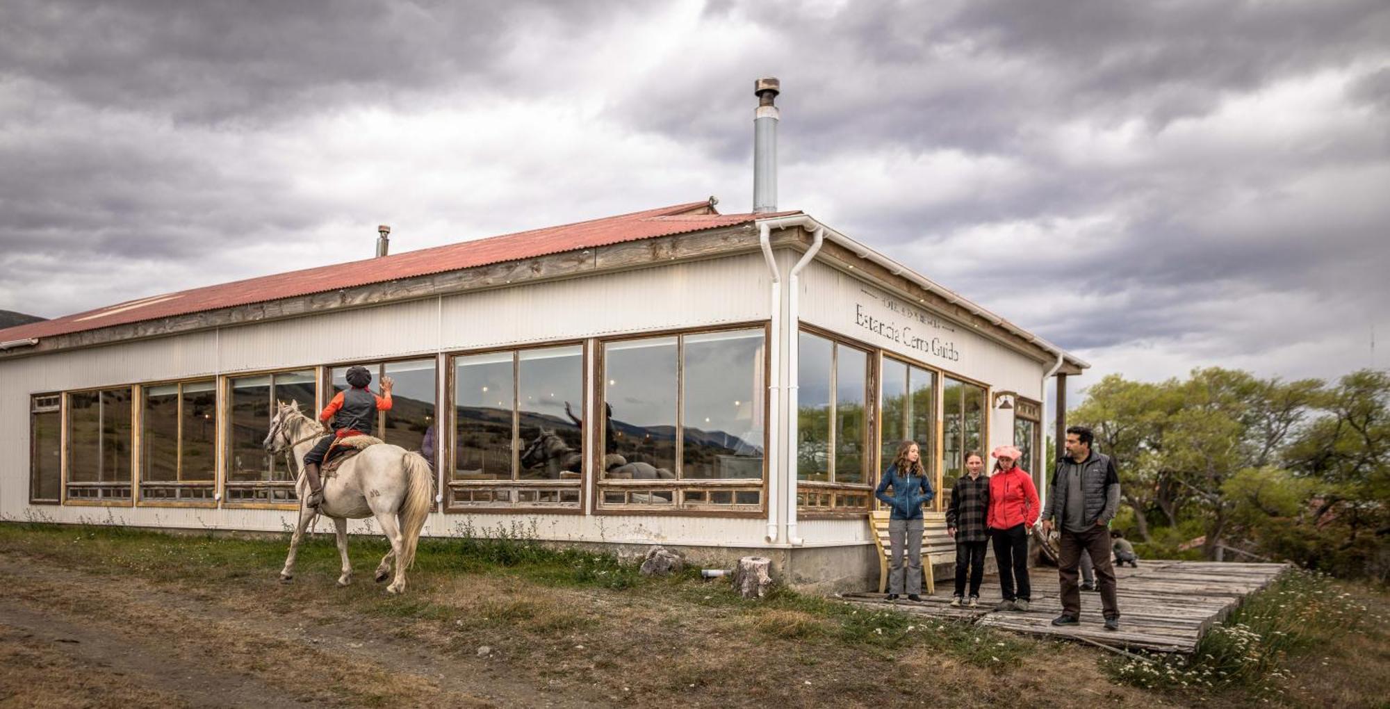Estancia Cerro Guido Torres del Paine National Park Exterior photo