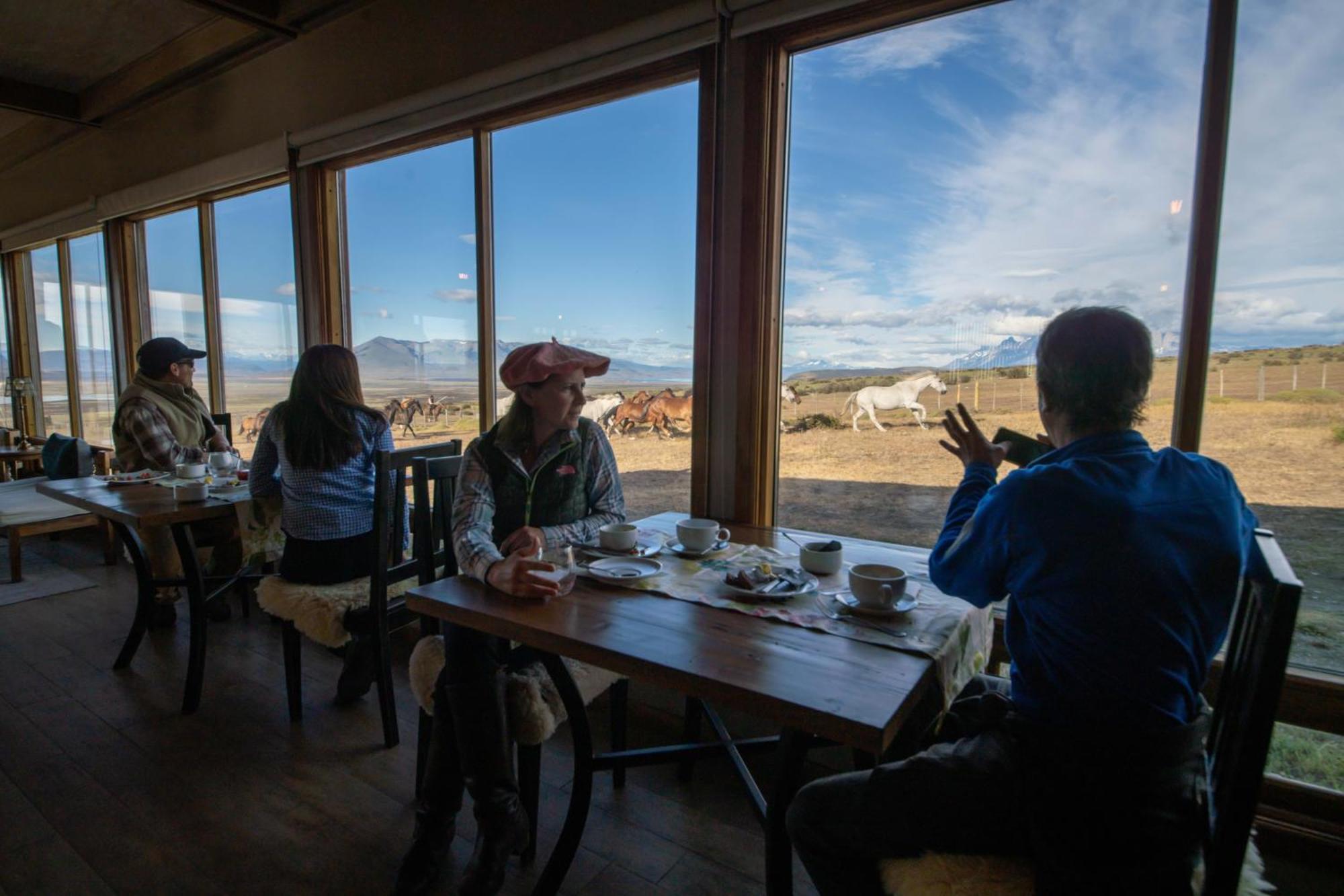 Estancia Cerro Guido Torres del Paine National Park Exterior photo