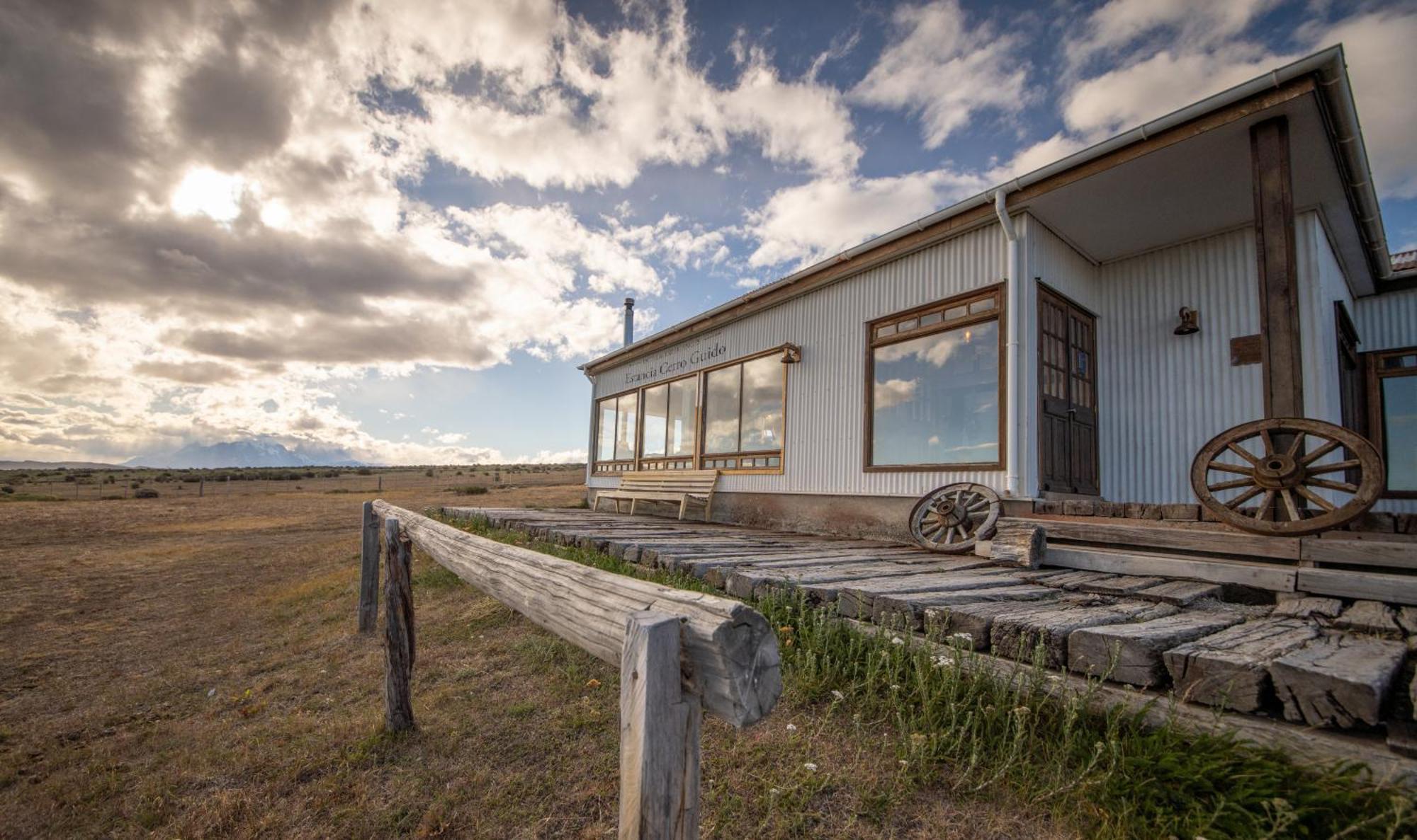 Estancia Cerro Guido Torres del Paine National Park Exterior photo