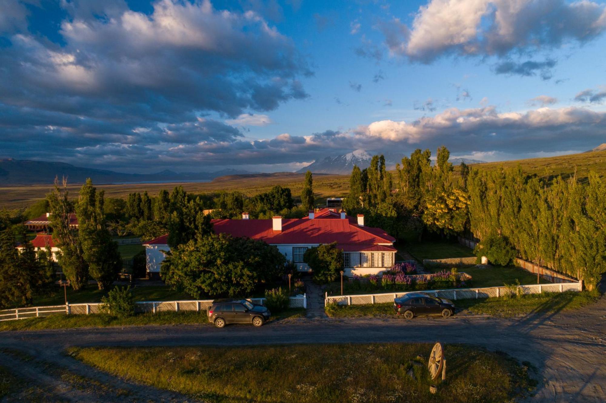 Estancia Cerro Guido Torres del Paine National Park Exterior photo